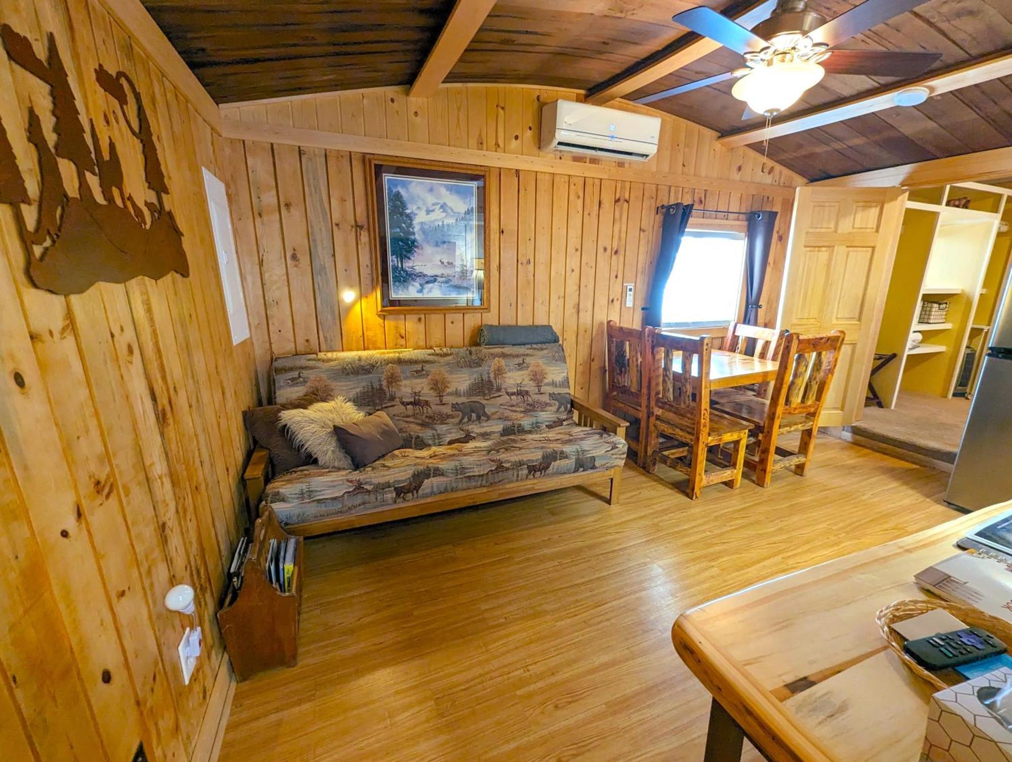 Yellowstone'S Treasure Cabins Gardiner Exterior foto